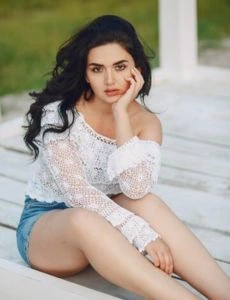 VIP companion girl in Gangotri Nagar – discreet service